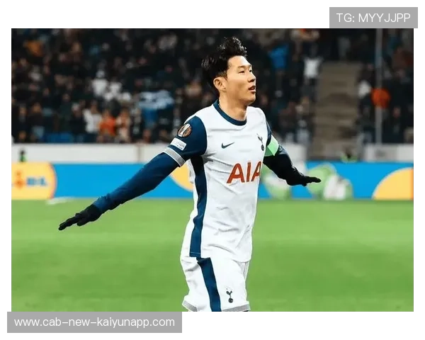 孙兴慜底线一扣骗过两人,热刺攻势全面爆发